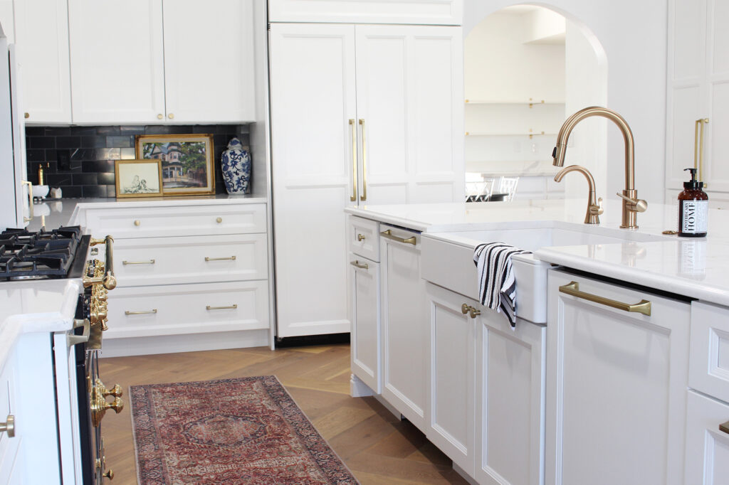 Kitchen Cabinets Organizers for a More Functional Kitchen