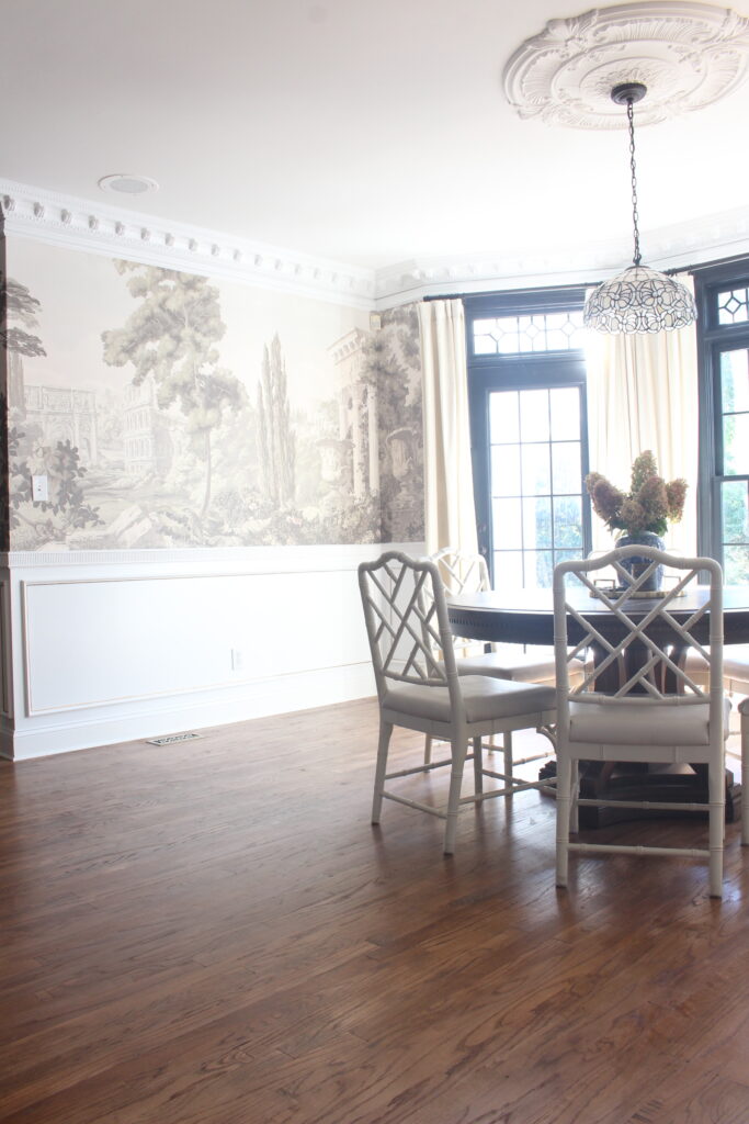 Breakfast Nook With Wallpaper Mural