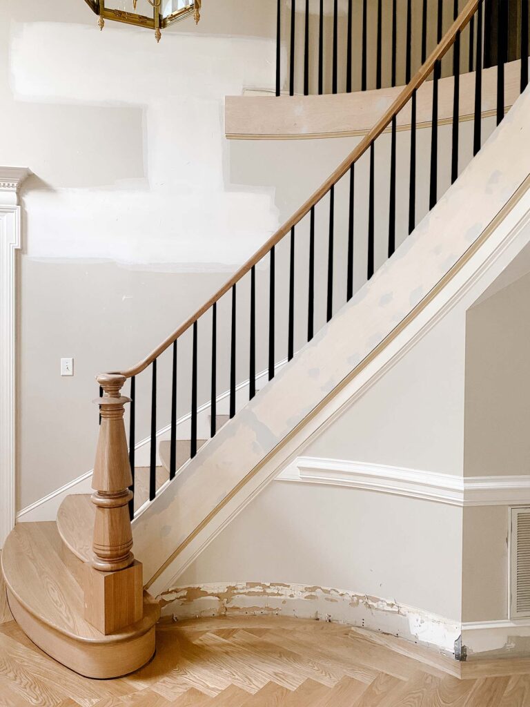 Grand Staircase With Modern Stair Railing Touch