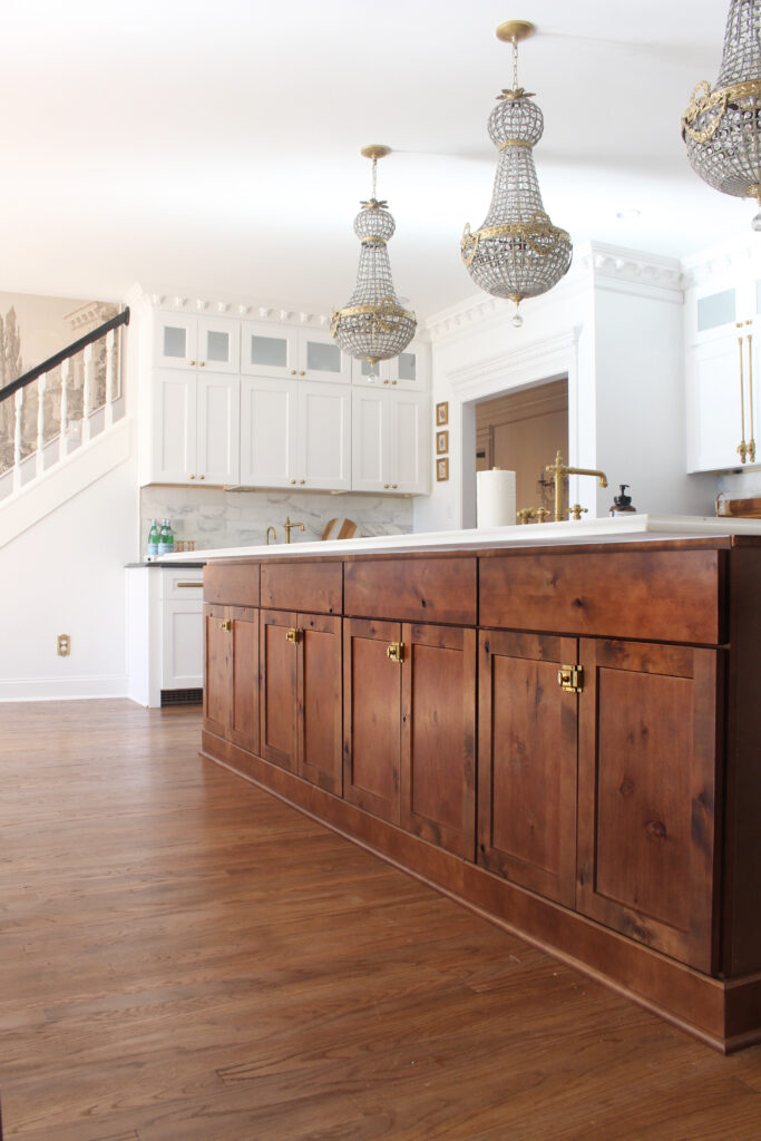 Kitchen Island Must-Haves: Extra Storage Under Barstool Seating