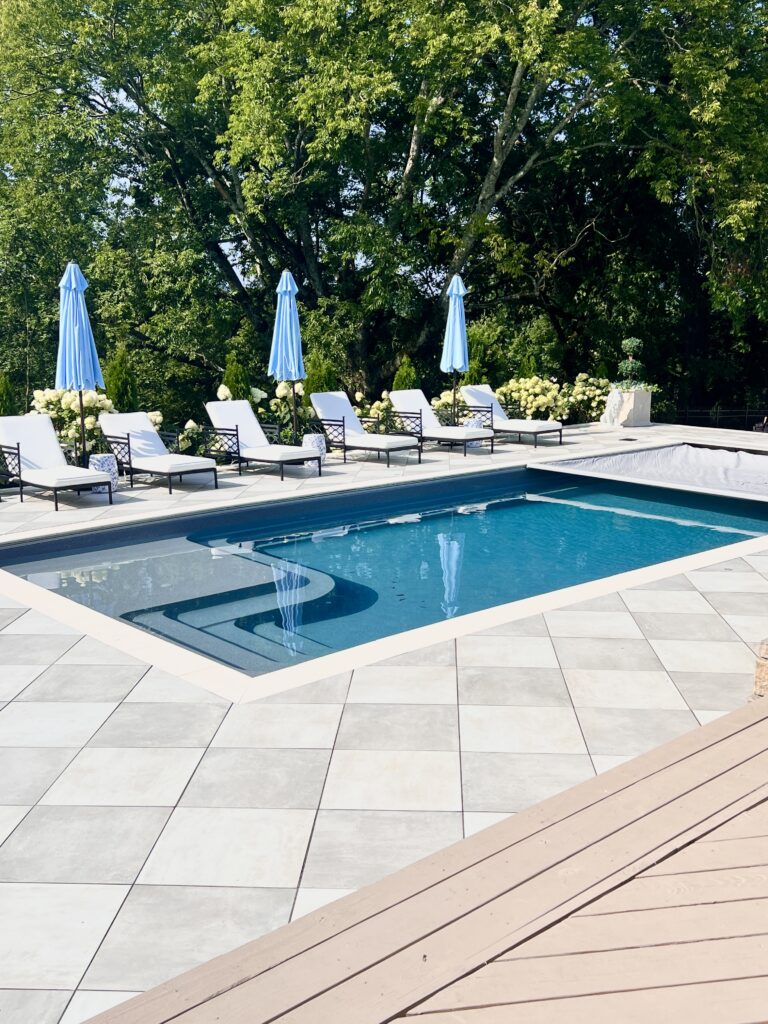 Is it Worth the Cost to Add an Automatic Pool Cover to a Swimming